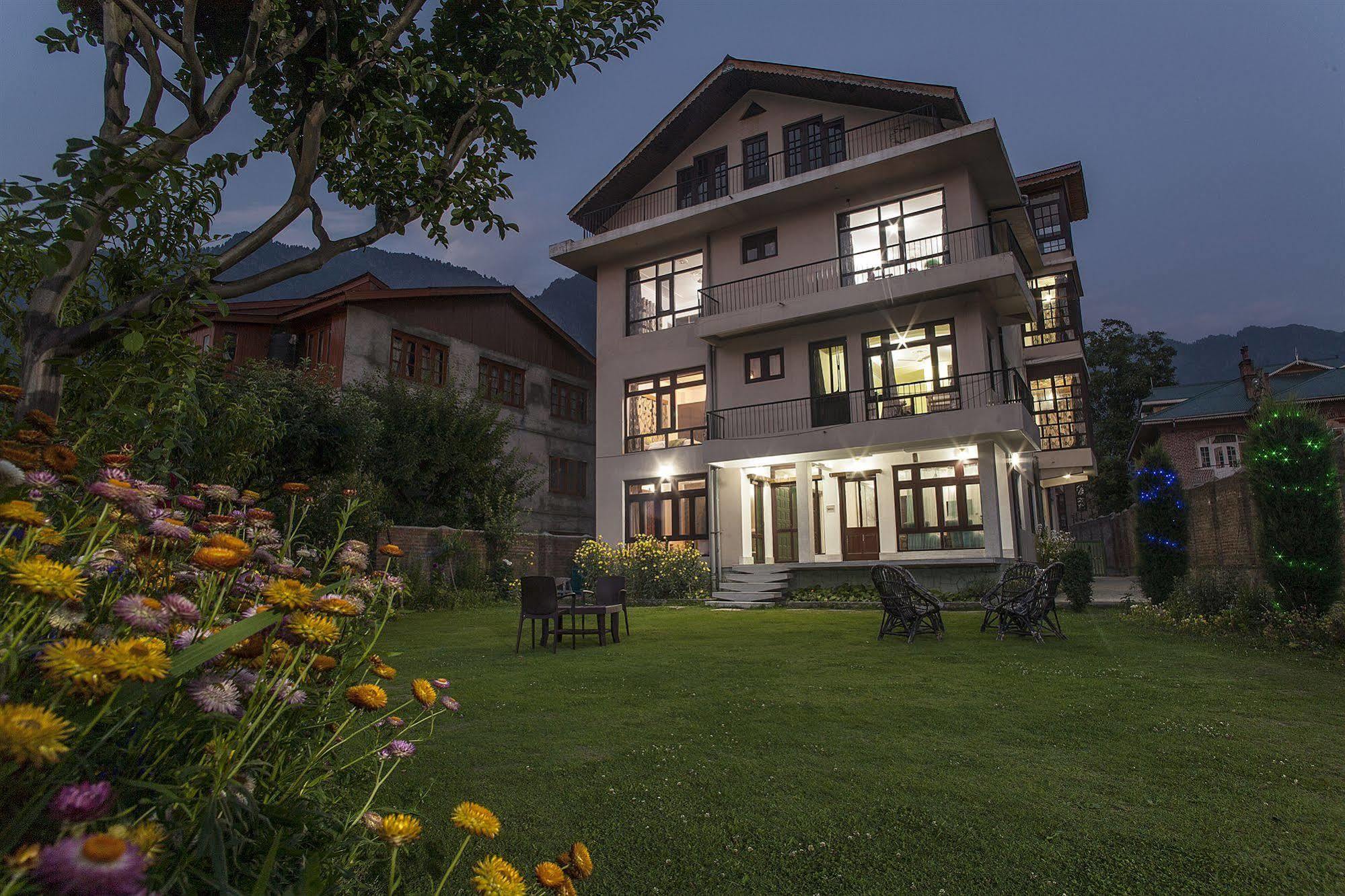 Sheesha Residency Hotel Srinagar  Ngoại thất bức ảnh
