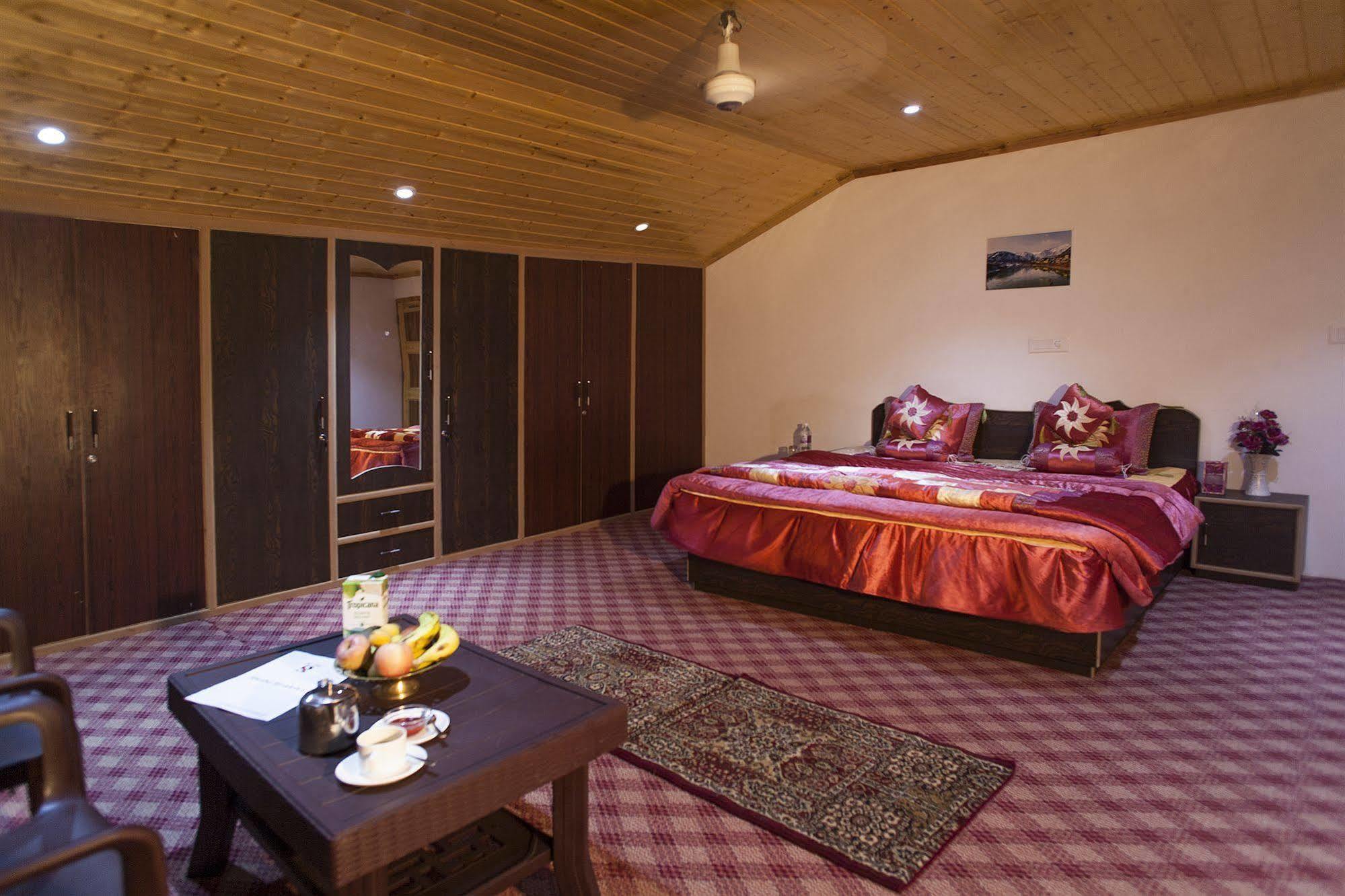 Sheesha Residency Hotel Srinagar  Ngoại thất bức ảnh