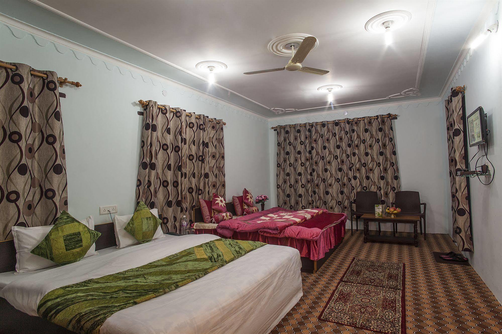 Sheesha Residency Hotel Srinagar  Ngoại thất bức ảnh